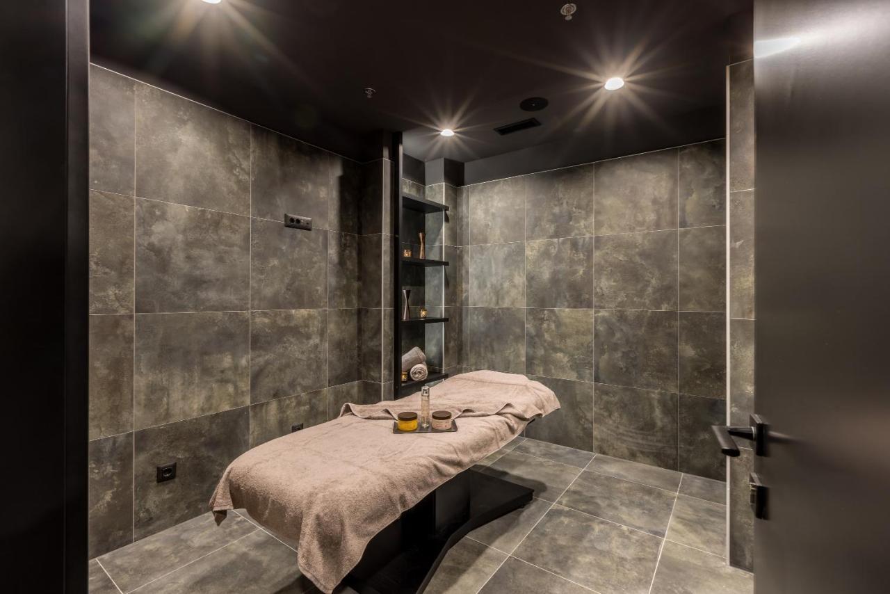 Cora Hotel Спліт Екстер'єр фото